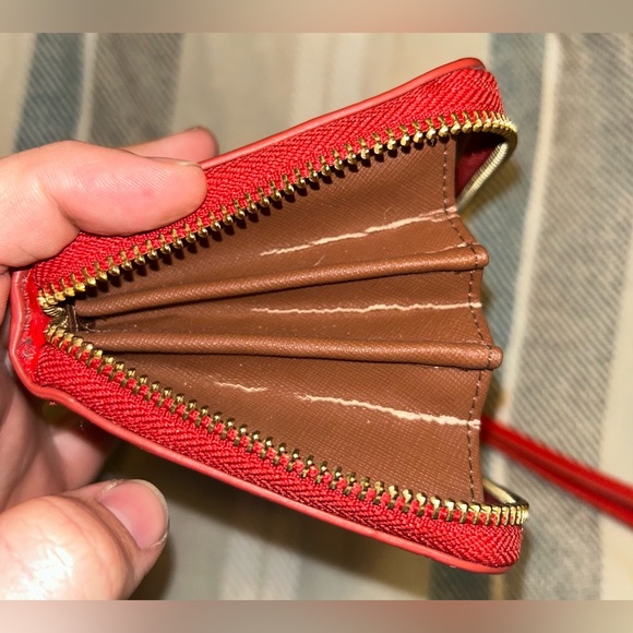 Fossil Emma Zip Around Red Leather Wristlet Wallet - Picture 8 of 9